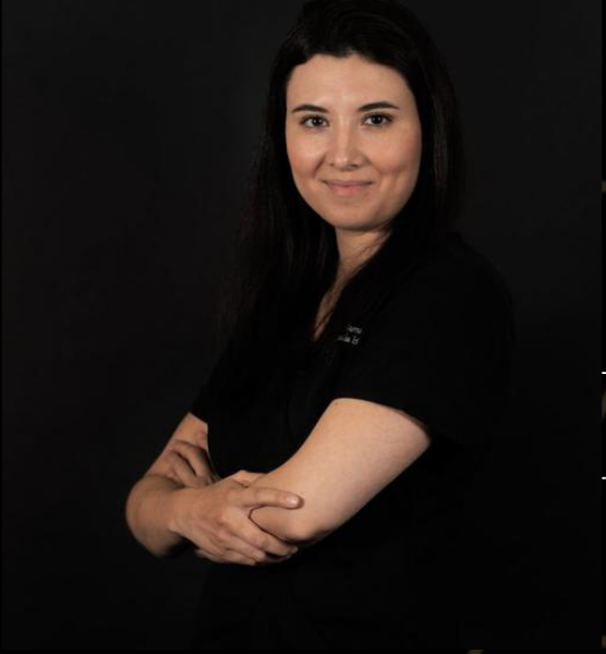 Dra. Giovanna Cáceres Carrasco — Implantología bucomaxilofacial · Clínica Acevedo y Cáceres, Lebu